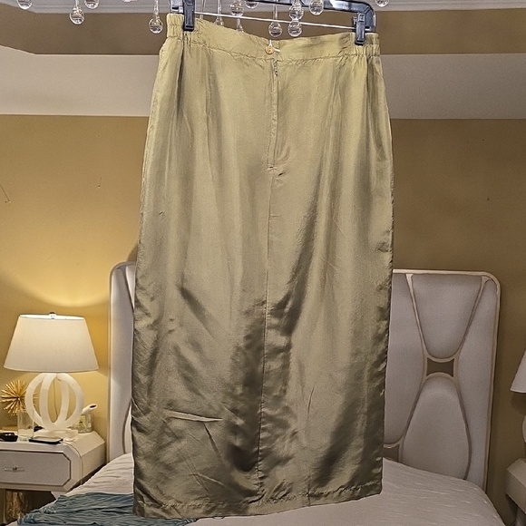 Elegant Silk Pencil Skirt in Olive Green - Picture 7 of 11